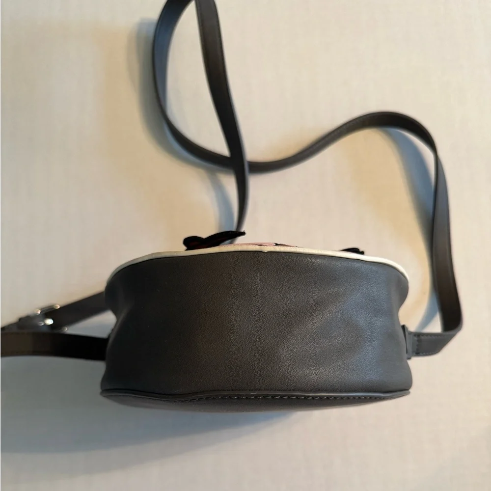 Danielle Nicole X Disney Snow White Dwarfs Round Crossbody Bag - Picture 6 of 9